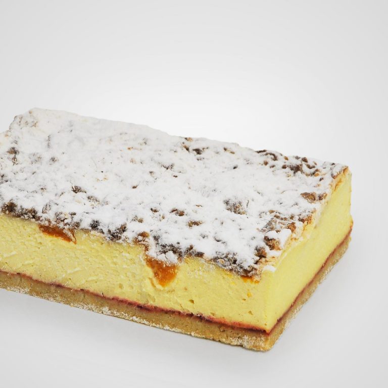 Sernik królewski w ofercie cukierni Tycner