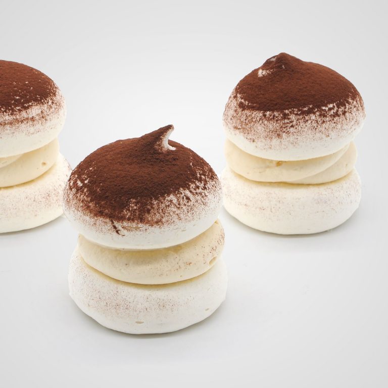 Beza Dacquoise w ofercie cukierni Tycner