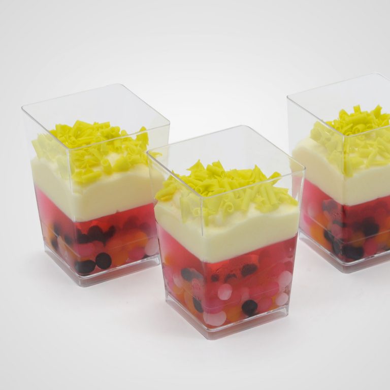 Pucharek owocowy w ofercie cukierni Tycner